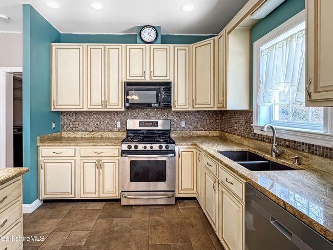 432 Grange Hall Rd, House other with 4 bedrooms, 3 bathrooms and null parking in Dalton MA | Image 9