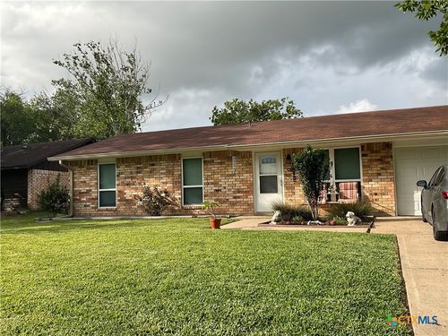 105 Kimberly Ln, Yoakum, TX, 77995-4701 | Card Image