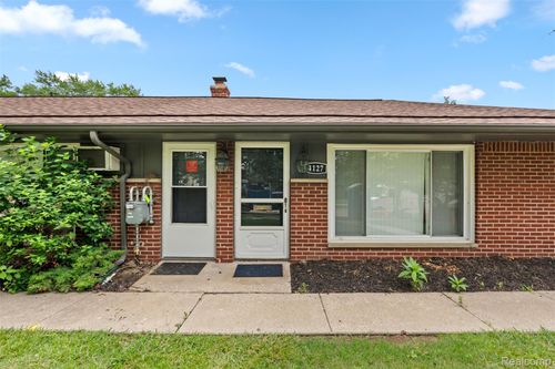 4127 Kent Rd, Royal Oak, MI, 48073-1870 | Card Image