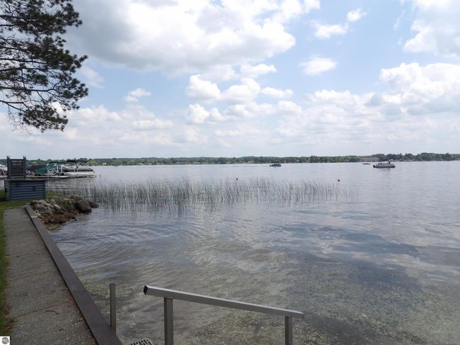 19 - 144 N Shore Dr W, House other with 2 bedrooms, 2 bathrooms and null parking in Cadillac MI | Image 29