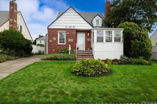 254 Merrifield Avenue, Hempstead, NY, 11572 | Card Image