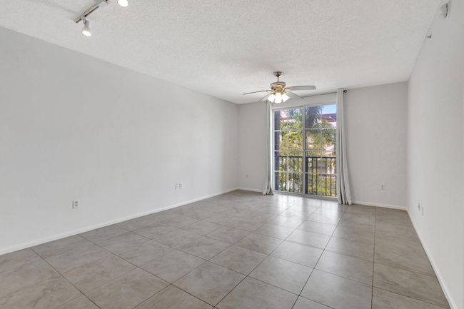 APT-303 - 720 S Sapodilla Ave, Condo with 1 bedrooms, 1 bathrooms and null parking in West Palm Beach FL | Image 7