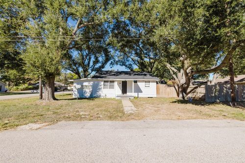2518 Daugherty St, Waller, TX, 77484-8113 | Card Image
