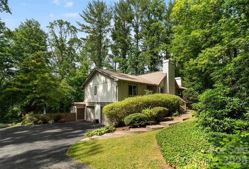 16 Canterbury Dr, Arden, NC, 28704-2641 | Card Image