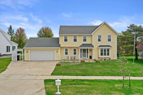 6860 S Tumblecreek Drive, Franklin, WI, 53132 | Card Image