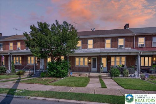 2049 W Liberty St, Allentown, PA, 18104-5043 | Card Image
