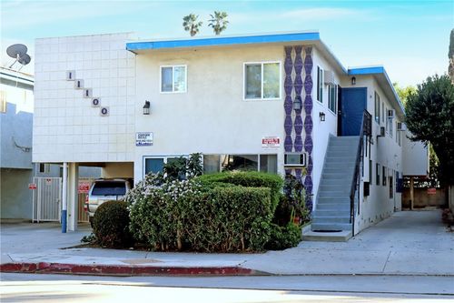 11100 Camarillo St, West Toluca Lake, CA, 91602-1241 | Card Image