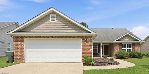 2427 Pepperstone Dr, Graham, NC, 27253-8469 | Card Image