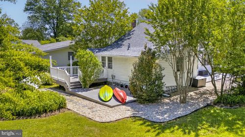 526 James Ave, TRACYS LANDING, MD, 20779-2537 | Card Image