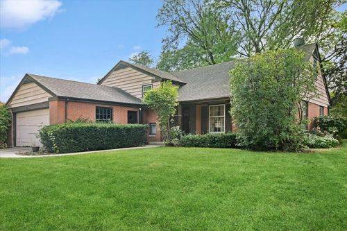 211 W Pickwick Rd, Arlington Heights, IL, 60005-3767 | Card Image