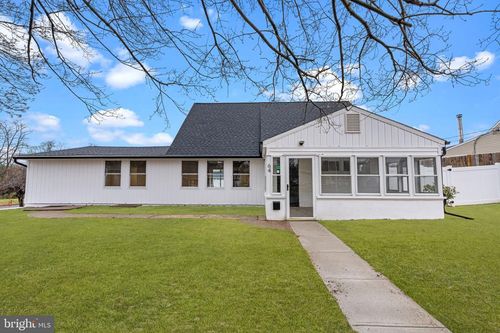 64 Vividleaf Ln, LEVITTOWN, PA, 19054-1315 | Card Image