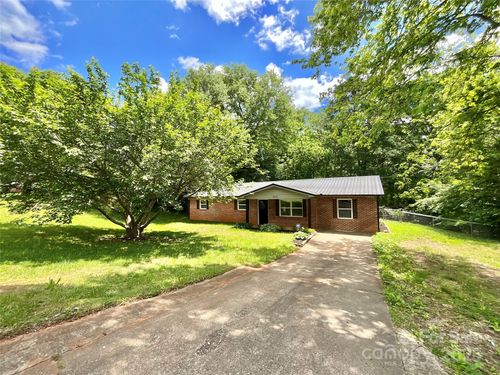 152 Mountain View St, Forest City, NC, 28043-2633 | Card Image