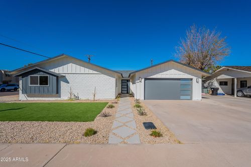 8202 E Mackenzie Dr, Scottsdale, AZ, 85251-2717 | Card Image