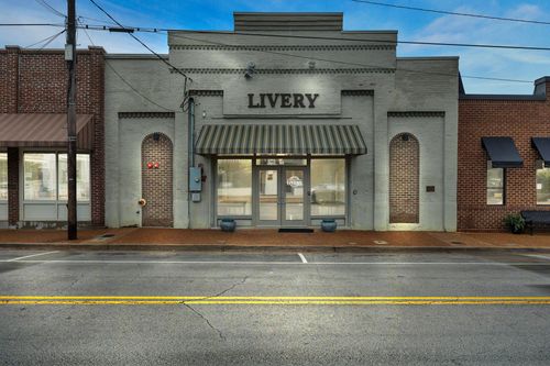 122 N Jefferson St, Winchester, TN, 37398-1442 | Card Image