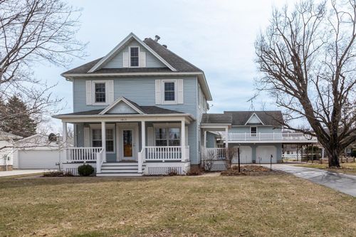 1017 W Lyon Ave, Lake City, MN, 55041-2015 | Card Image