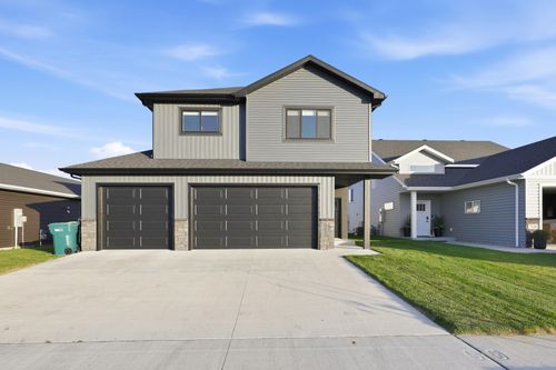 7042 67th St S, Horace, ND, 58047-9571 | Card Image