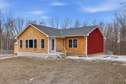 689 Skyline Trl, Chester, MA, 01011-9536 | Card Image