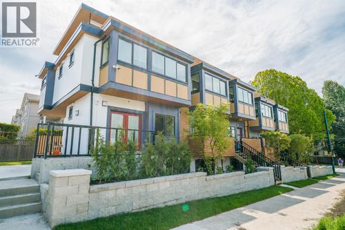 2412 Dundas St, Vancouver, BC, V5K1P6 | Card Image