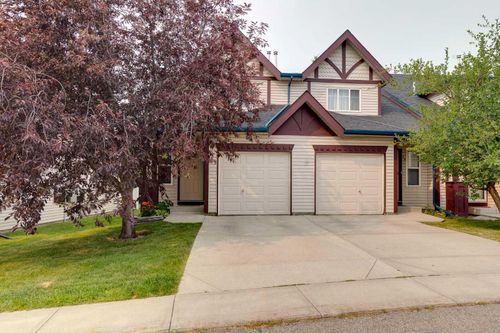 17 Country Village Cir Ne, Calgary, AB, T3K5X3 | Card Image