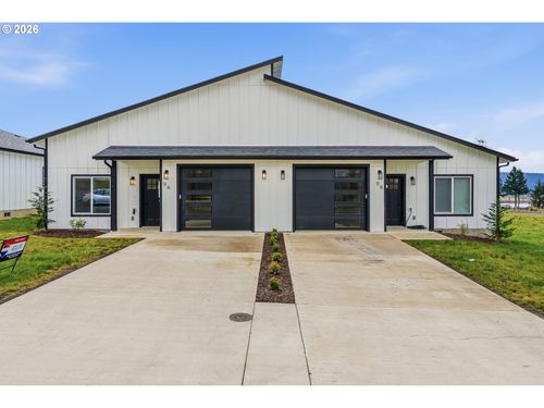 b-9 Anchor Way, Cathlamet, WA, 98612-8907 | Card Image