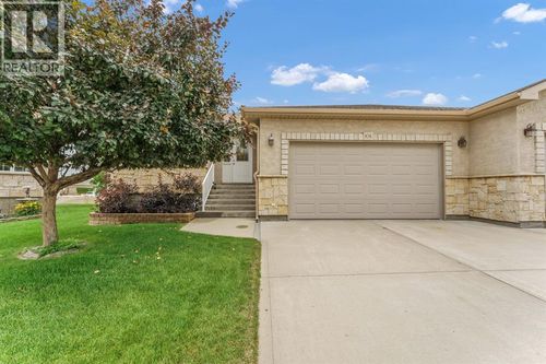 108 Sandstone Place Se, Medicine Hat, AB, T1B4R9 | Card Image