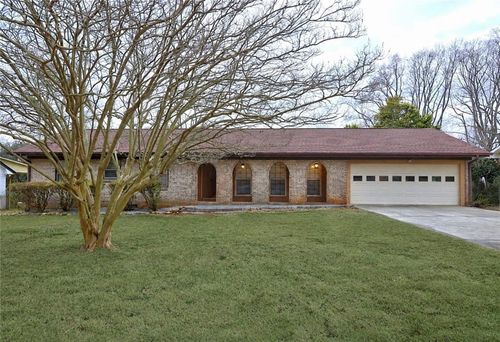457 Castleaire Dr, Stone Mountain, GA, 30087-2702 | Card Image