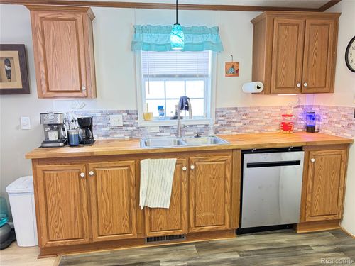 11065 Hickory Ln, Clio, MI, 48420-2414 | Card Image