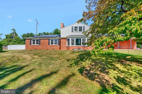 2233 Loucks Rd, YORK, PA, 17408-4510 | Card Image