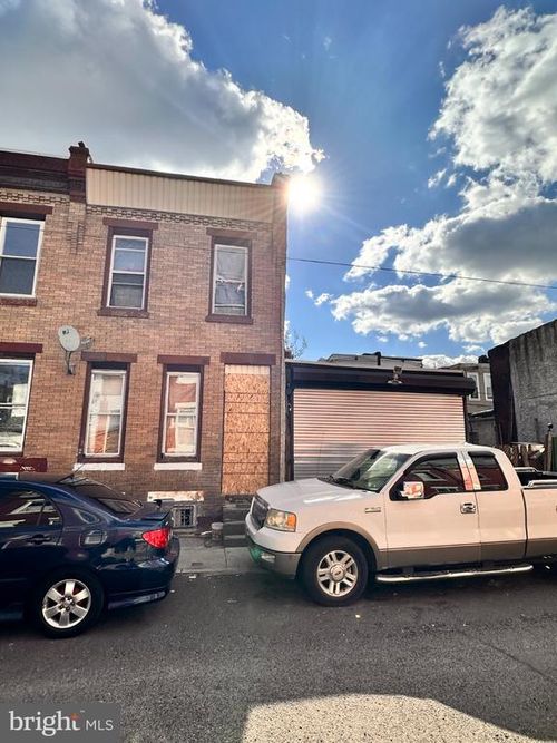 2843 N Mutter St, PHILADELPHIA, PA, 19133-3528 | Card Image