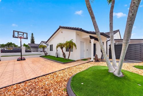 1635 Sw 138th Ct, Miami, FL, 33175-7522 | Card Image