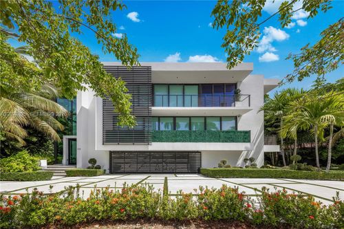 420 N Hibiscus Dr, Miami Beach, FL, 33139-5126 | Card Image