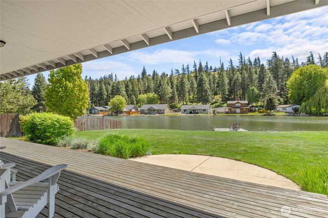 Relax on the back porch and start enjoying lake life! | Image 23