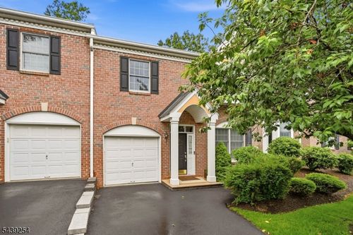 75 Spring Hill Cir, Wayne, NJ, 07470-8440 | Card Image