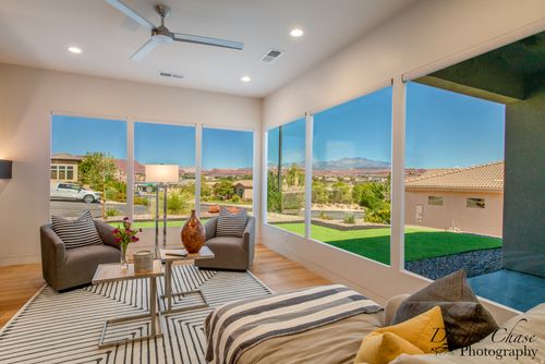 2679 W Emeraud Dr, St George, UT, 84770-1947 | Card Image