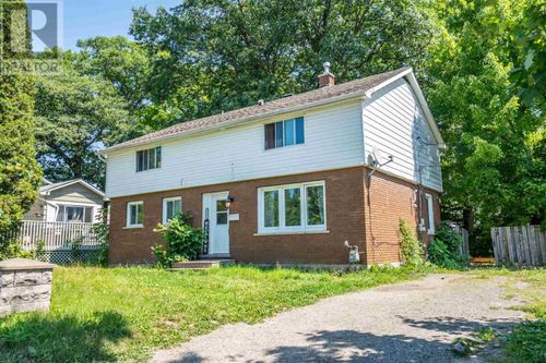 218 Willow Ave, Sault Ste. Marie, ON, P6B5B5 | Card Image