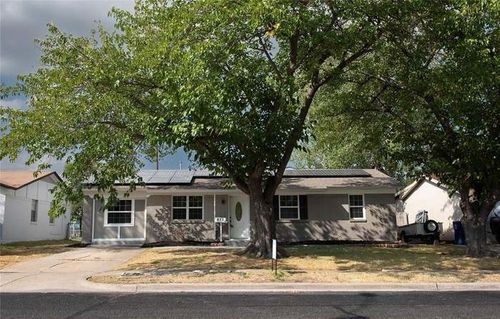 913 Rosewood Hills Dr, Garland, TX, 75040-5830 | Card Image