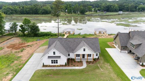 372 Lake Creek Dr, Guntersville, AL, 35976 | Card Image