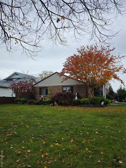 2984 Trinity St, Oceanside, NY, 11572-3224 | Card Image