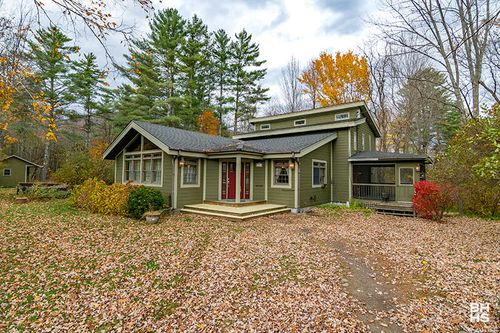 8 Mason Young Ln, Keene Valley, NY, 12943-1915 | Card Image