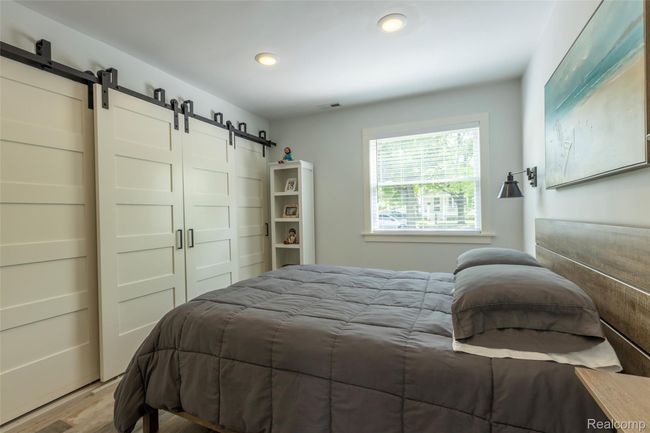 Bedroom view 2 | Image 19