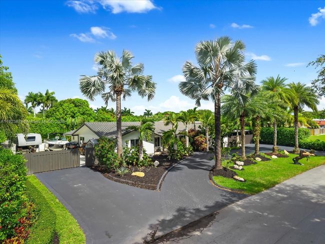 19420 Sw 129 Th Ave, House other with 4 bedrooms, 3 bathrooms and null parking in Miami FL | Image 11