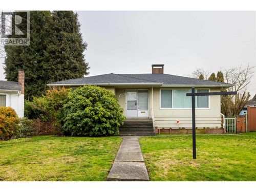 3692 E 24th Ave, Vancouver, BC, V5R1H1 | Card Image