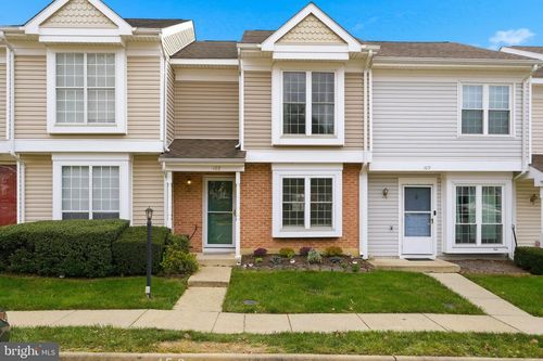 168 Edinburgh Sq, STERLING, VA, 20164-3243 | Card Image