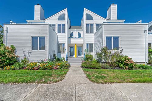 517 Lagoon Blvd, Brigantine, NJ, 08203-1221 | Card Image