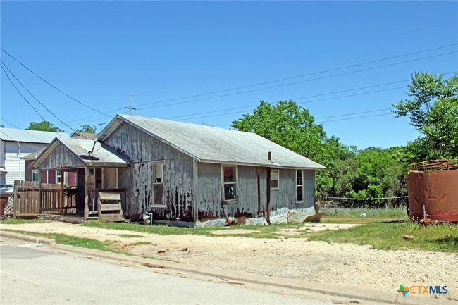 730 Chihuahua St, House other with 2 bedrooms, 1 bathrooms and null parking in Lockhart TX | Image 9