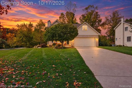 744 Glenmoor Dr, Oxford, MI, 48371-4887 | Card Image