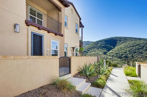 845 Blackstone Dr, San Marcos, CA, 92078-1413 | Card Image