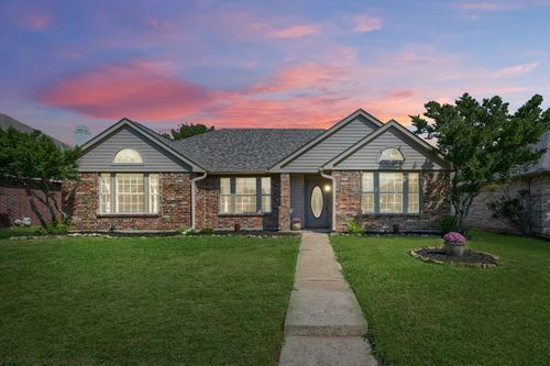 5841 Baker Dr, The Colony, TX, 75056-4445 | Card Image