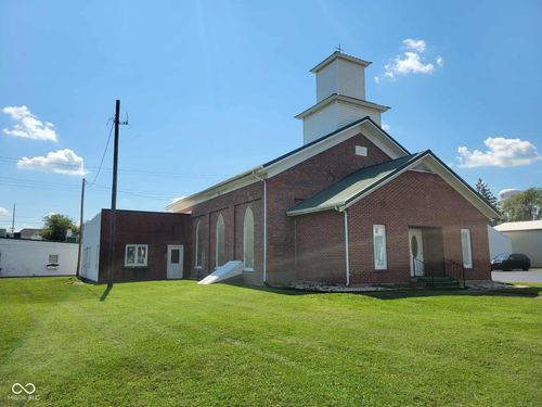 108 N Armstrong St, Crothersville, IN, 47229-1502 | Card Image