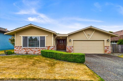 330 Wells Dr, Eureka, CA, 95503-6432 | Card Image